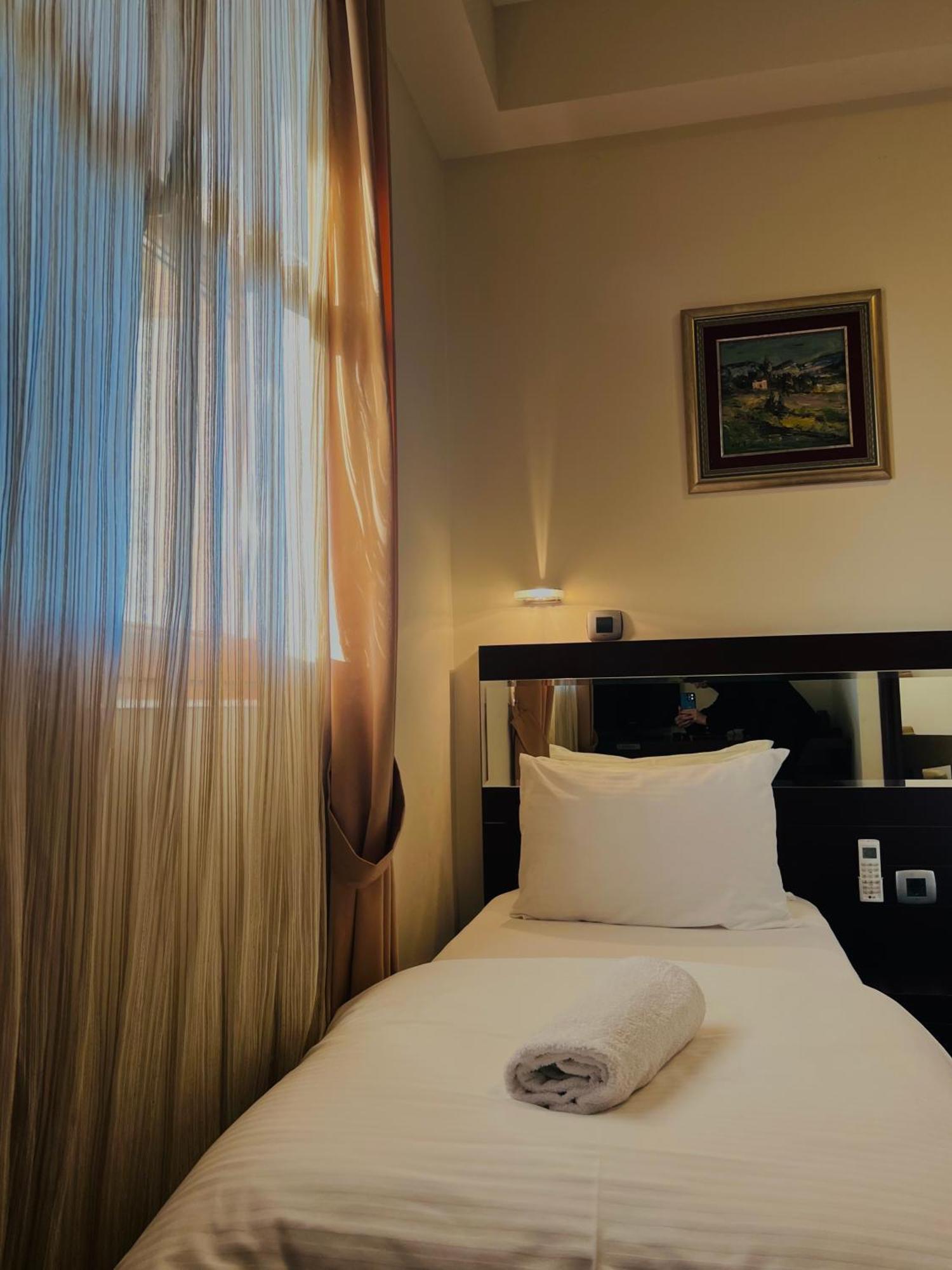 Hotel Aria Mitrovici  Zewnętrze zdjęcie