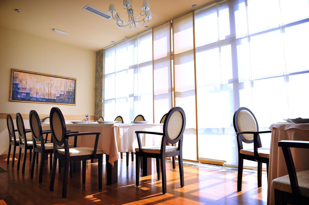 Hotel Aria Mitrovici  Zewnętrze zdjęcie