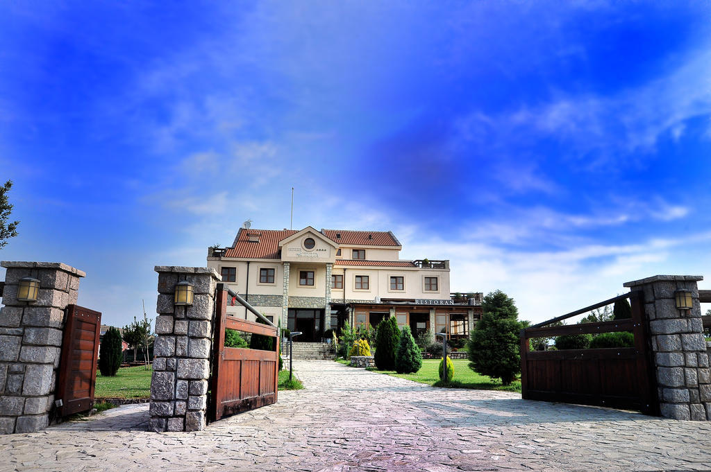 Hotel Aria Mitrovici  Zewnętrze zdjęcie