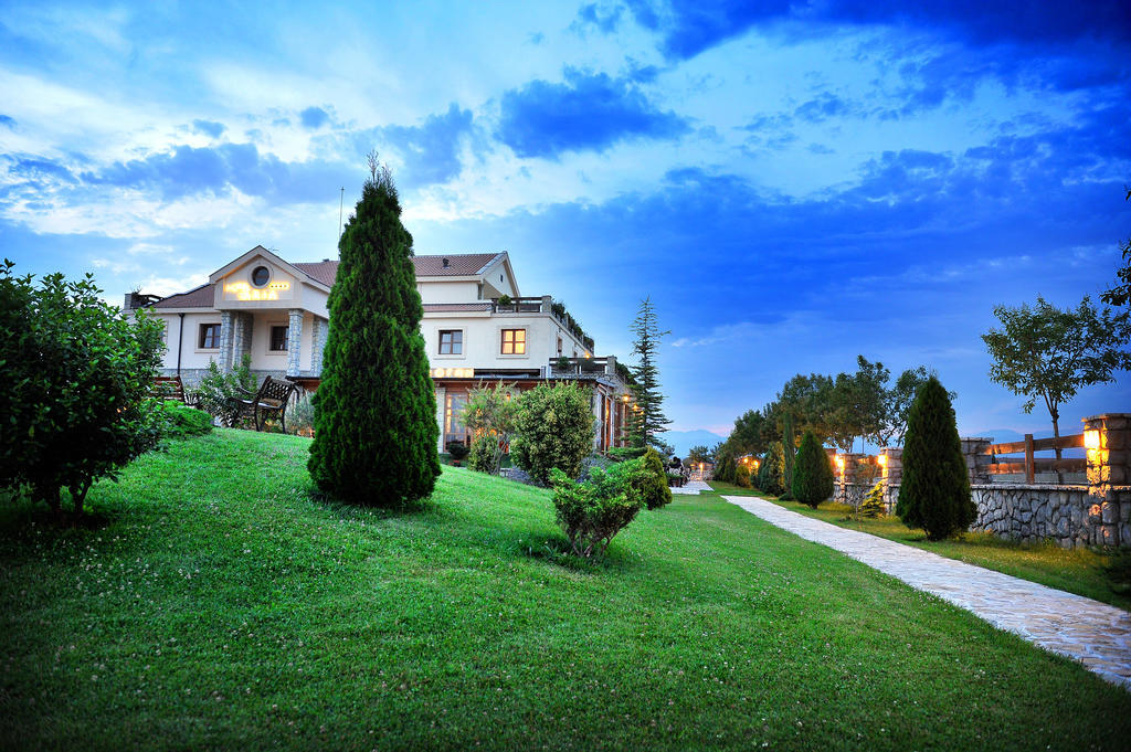 Hotel Aria Mitrovici  Zewnętrze zdjęcie